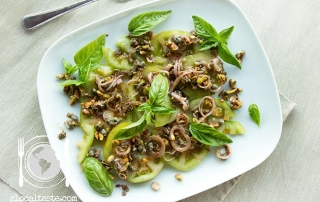 insalata-di-pomodori-verdi-pistacchi