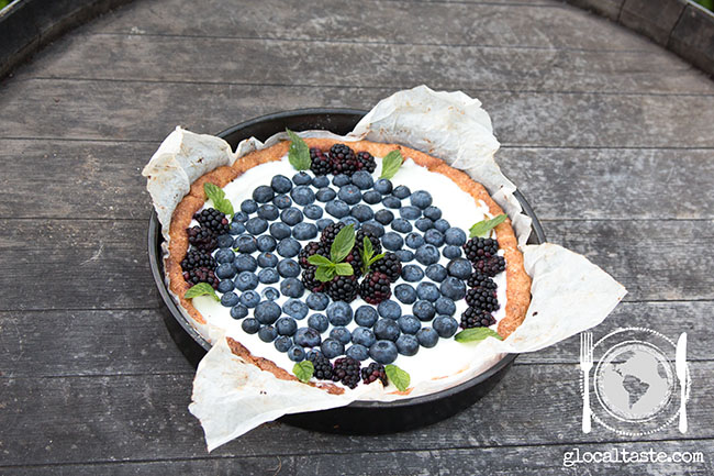RICOTTA CAKE WITH BLUEBERRY AND RASPBERRY